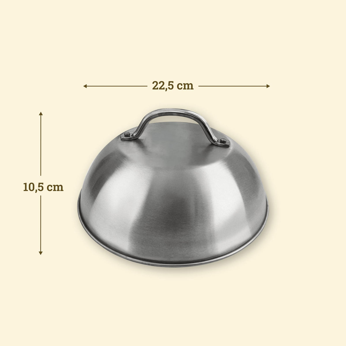 Cloche de cuisson en inox de 22,5 cm de diamètre et 10,5 cm de hauteur, avec poignée solide sur le dessus.